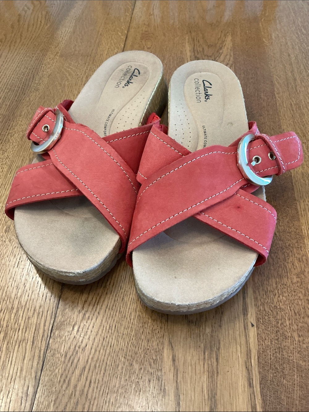 Woman’s Clarks Red Cross strap sandal. Size 10. Gold buckle is adjustable. Cute - Picture 2 of 9